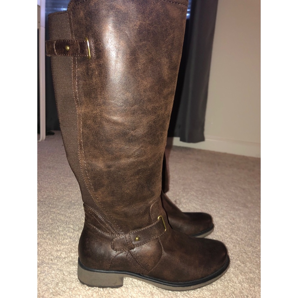 brown boots